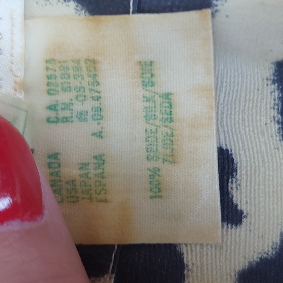 ESCADA 100% silk Short Sleeve Top Animal & Jewlery Design size 42 (EU) - Picture 4 of 7